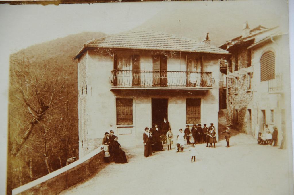 Locanda Del Pittore Arcumeggia Exteriör bild