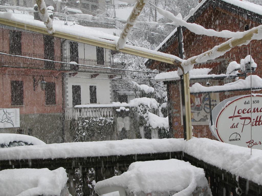 Locanda Del Pittore Arcumeggia Exteriör bild