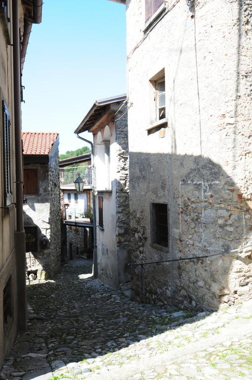 Locanda Del Pittore Arcumeggia Exteriör bild