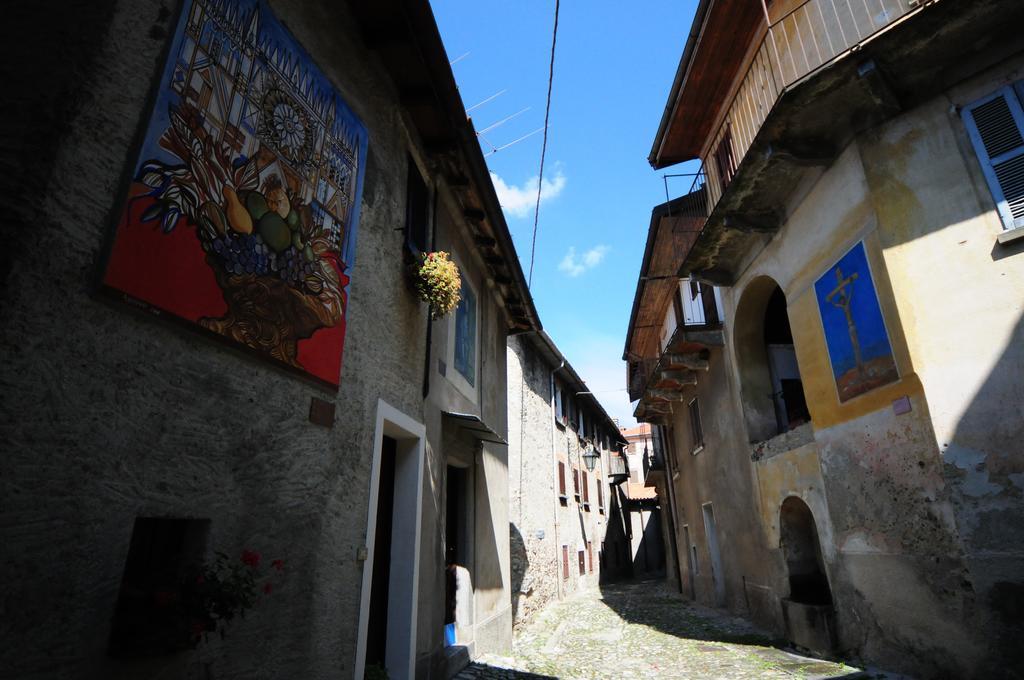 Locanda Del Pittore Arcumeggia Exteriör bild