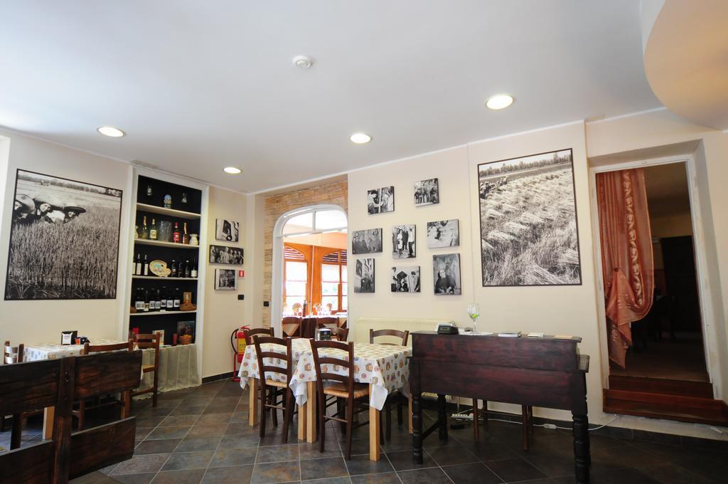 Locanda Del Pittore Arcumeggia Exteriör bild