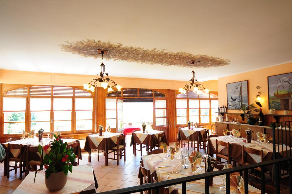 Locanda Del Pittore Arcumeggia Exteriör bild