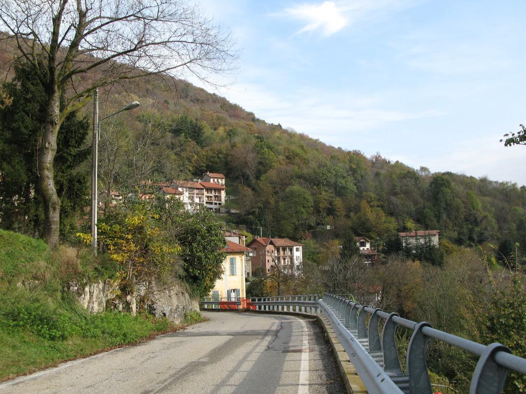 Locanda Del Pittore Arcumeggia Exteriör bild