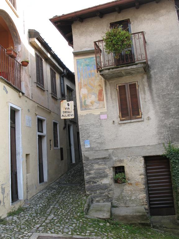 Locanda Del Pittore Arcumeggia Exteriör bild