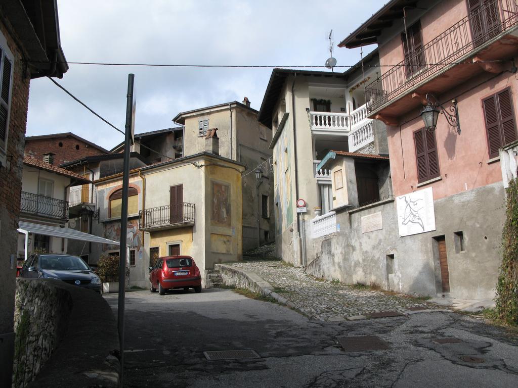 Locanda Del Pittore Arcumeggia Exteriör bild