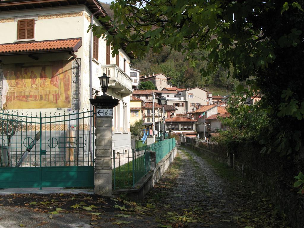 Locanda Del Pittore Arcumeggia Exteriör bild