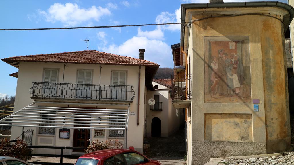 Locanda Del Pittore Arcumeggia Exteriör bild