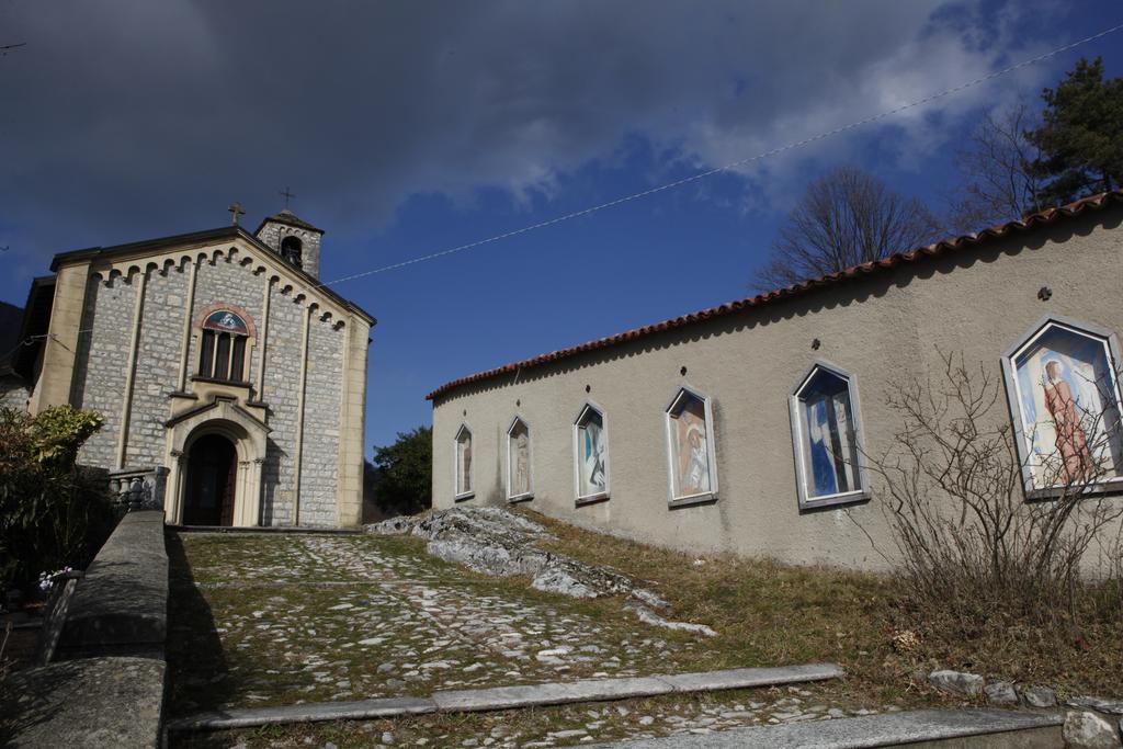 Locanda Del Pittore Arcumeggia Exteriör bild