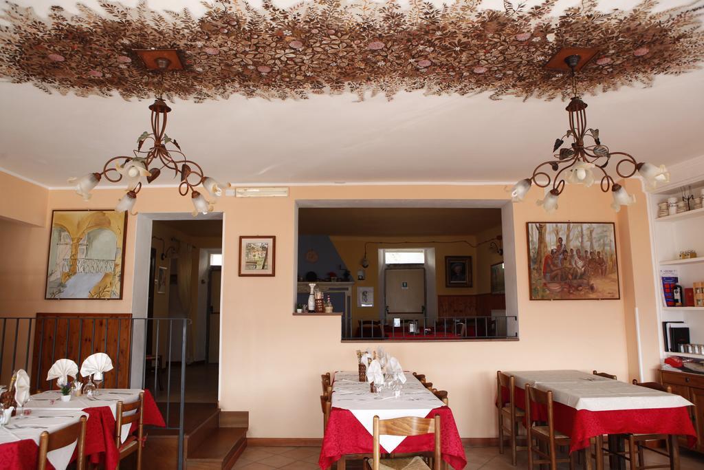 Locanda Del Pittore Arcumeggia Exteriör bild